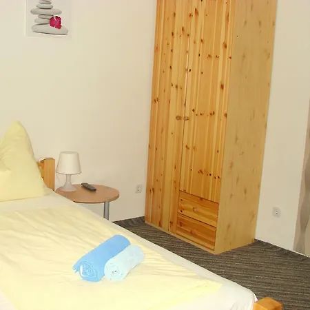 Gaestehaus Am Heuss-platz 3*