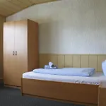 Gaestehaus Am Heuss-platz Gæstehus