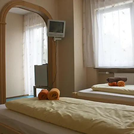 Casa de hóspedes Gaestehaus Am Heuss-platz 3*