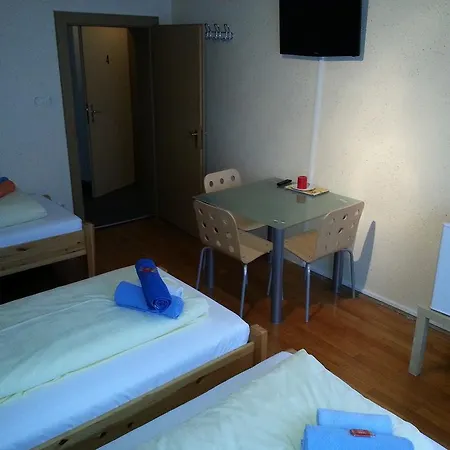 Gaestehaus Am Heuss-platz Guest house *